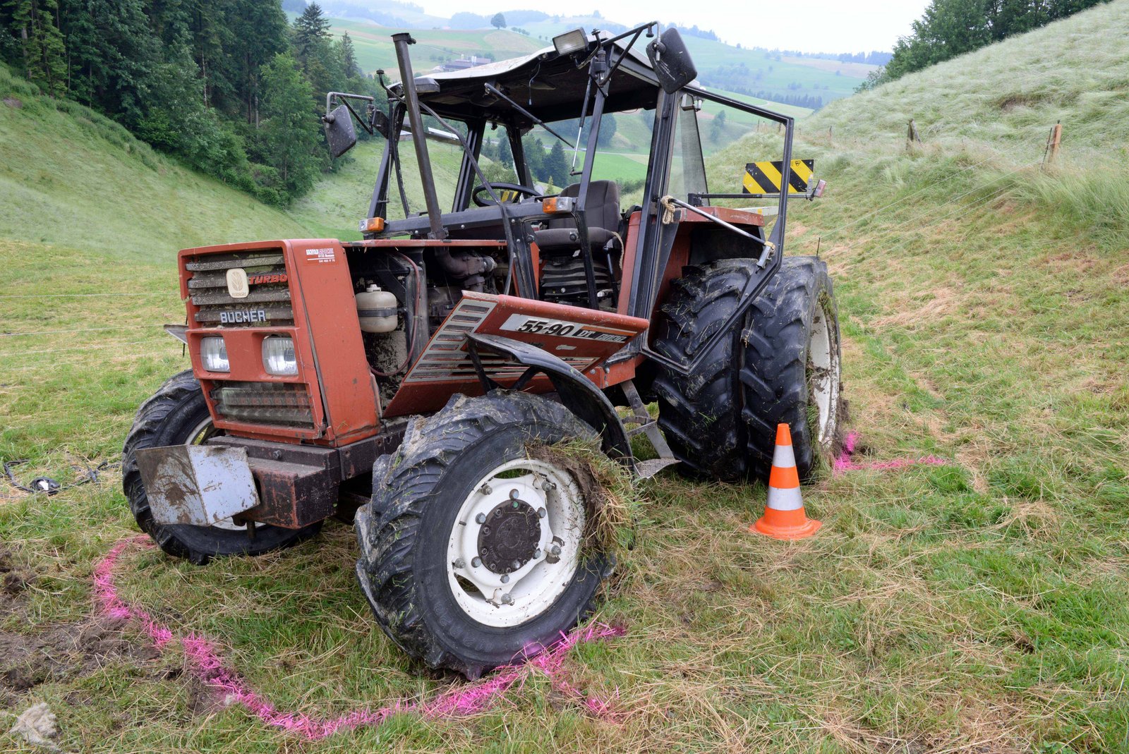 Landwirt Nach Traktorunfall Verletzt Bauernzeitung Ch BauernZeitung