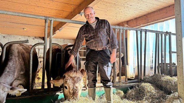 Res Büeler und seine Tiere haben eine intensive Zeit hinter sich: Seit Mitte Oktober hatte der Betrieb mit der Blauzungenkrankeit zu kämpfen. 