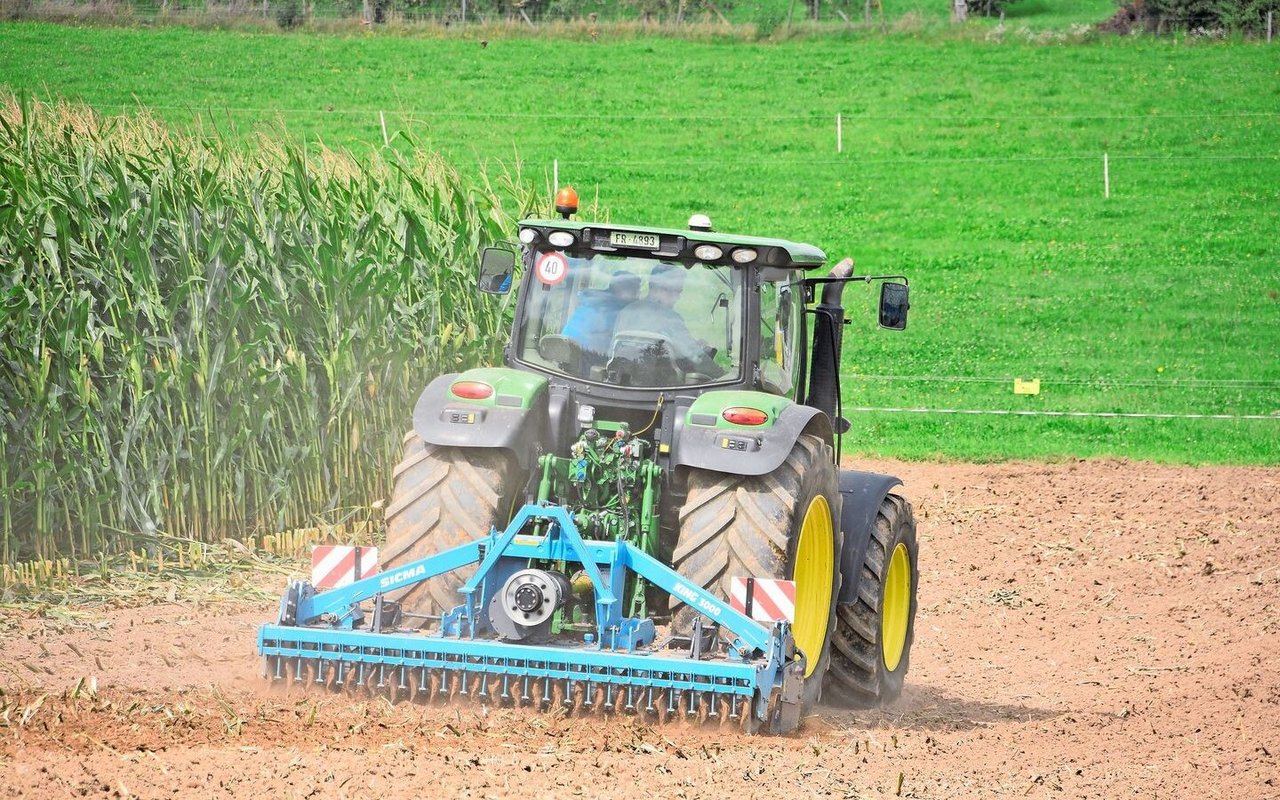 Bei der Bodenbearbeitung gilt: je flacher und extensiver, desto geringer der Dieselverbrauch. 