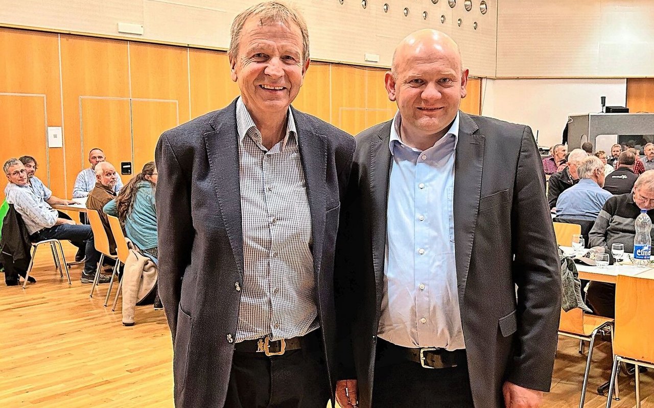 Nach zehn Jahren übergab Erich von Siebenthal (l.) das Präsidium an Nationalrat und Bergbauer Ernst Wandfluh.