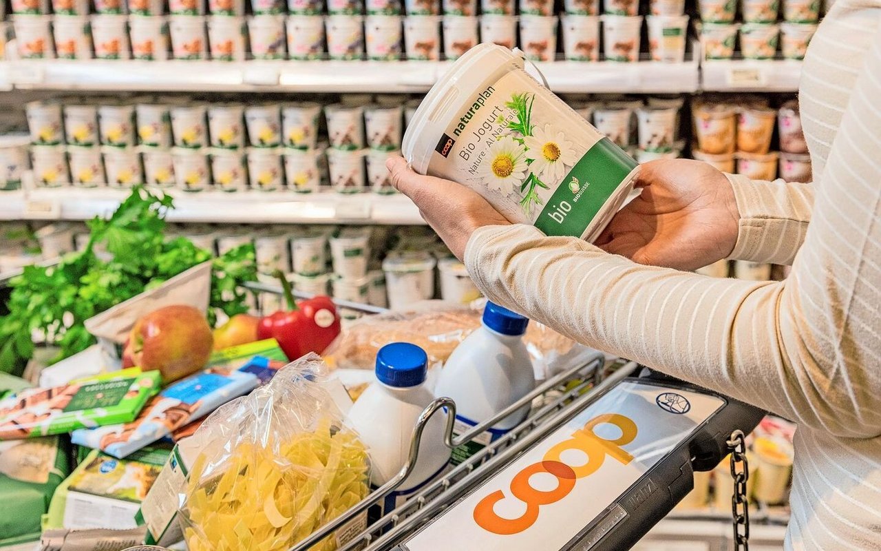 Das Bio-Sortiment bei Coop soll weiter ausgebaut werden. Zudem will die Detailhändlerin stark auf lokale Produkte setzen.