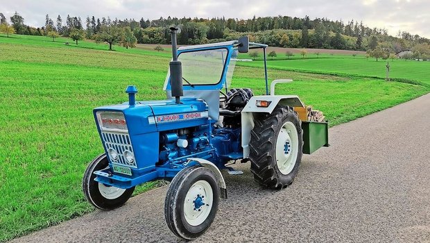 Der Ford 3000 war der erste Traktor auf dem elterlichen Betrieb von Martin Laube. Auf ihm lernte der Aargauer das Traktorfahren. 