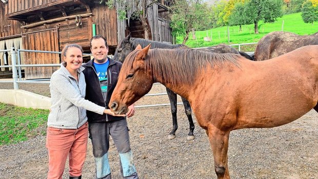 Magdalena und Manuel Amstutz vom Hof Oasis: Der Pilotbetrieb bietet soziale Dienstleistungen als Tagesstrukturen an.