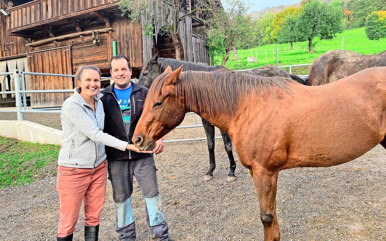 Magdalena und Manuel Amstutz vom Hof Oasis: Der Pilotbetrieb bietet soziale Dienstleistungen als Tagesstrukturen an.