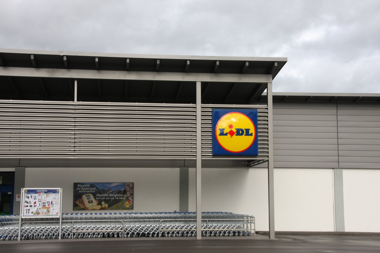 Lidl betreibt über 100 Filialen in der Schweiz. (Bild lid)