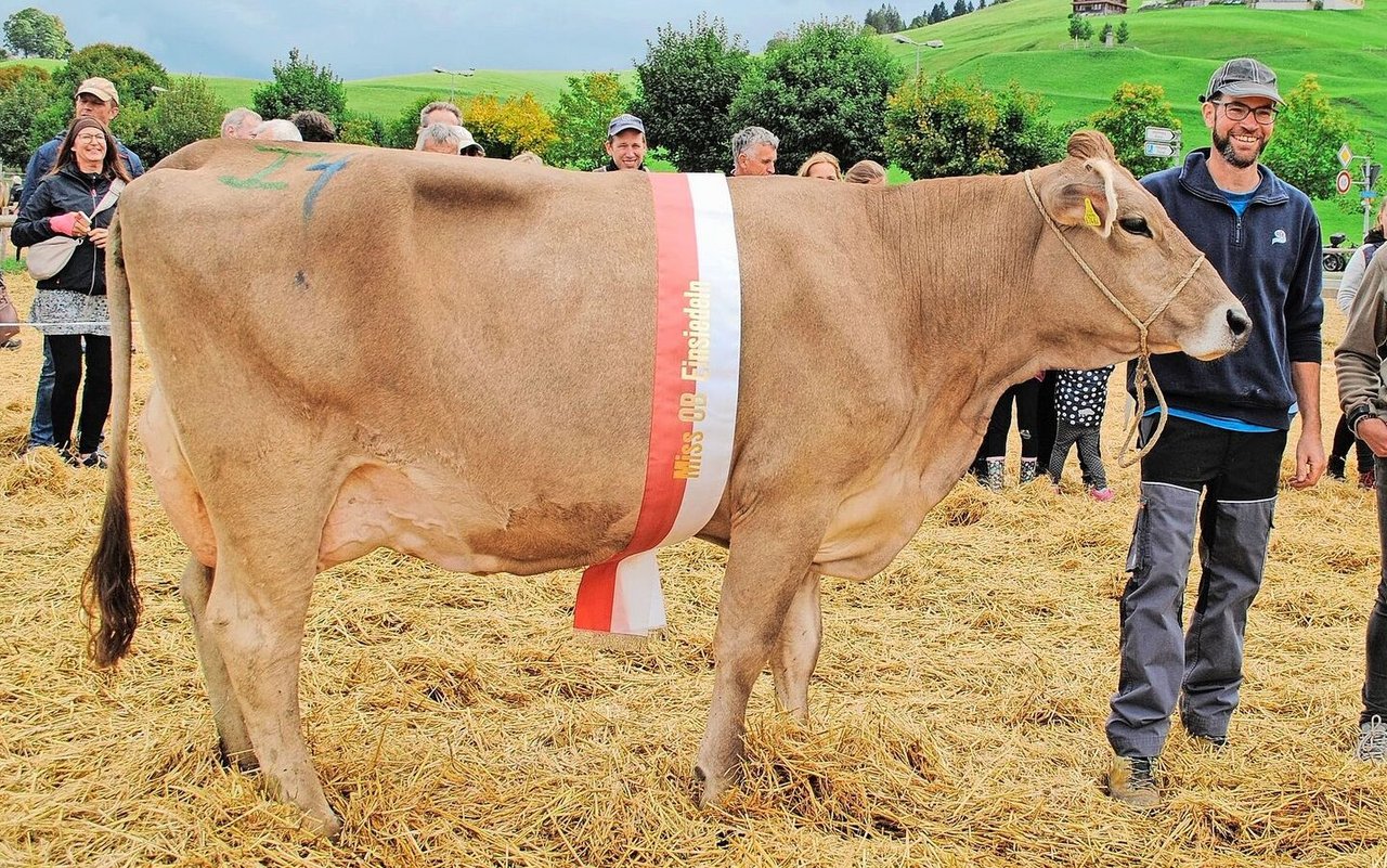 Miss OB Einsiedeln: Titelverteidigerin Joel Jacinta von Bernhard Gisler, Einsiedeln.