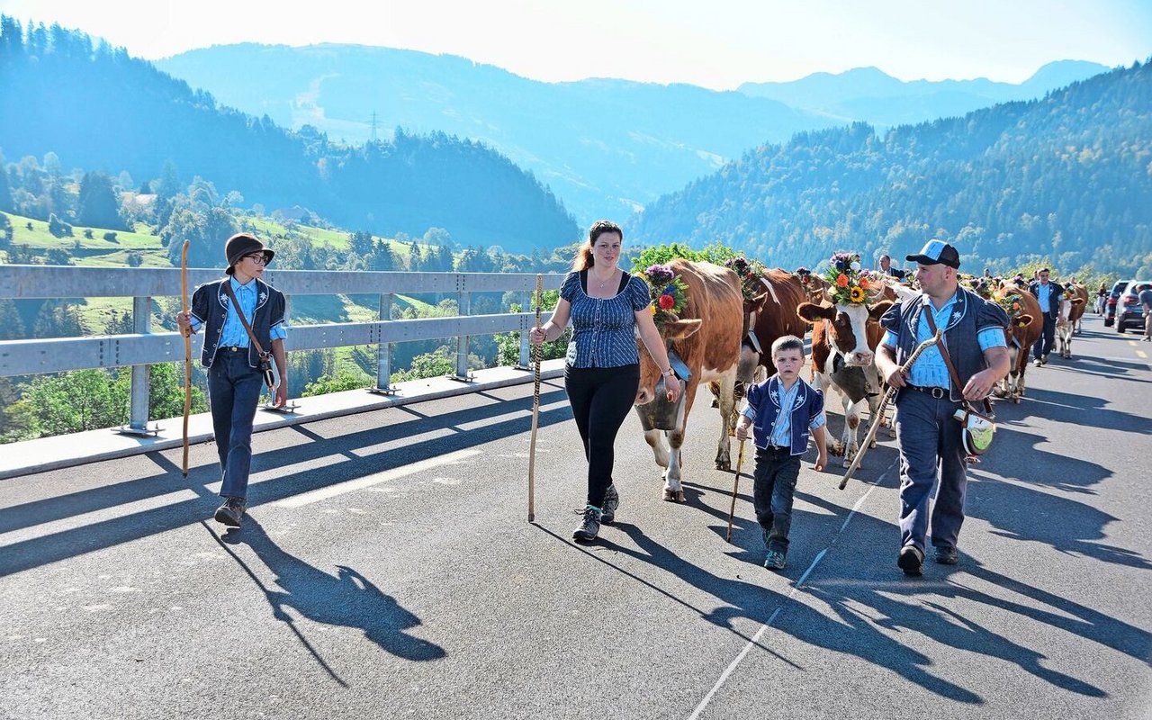 Joël und Tanja Niederberger von der Alp Spittel-Gantrisch mit ihren schönen Tieren. 