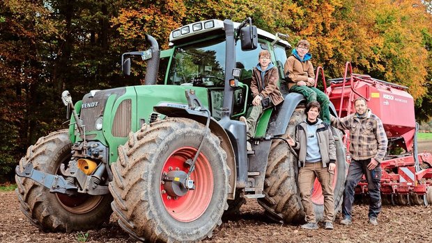 Mirjam und Matthias Balsiger mit ihren Buben Janis und Serin fühlen sich in ihrer neuen Heimat wohl. 