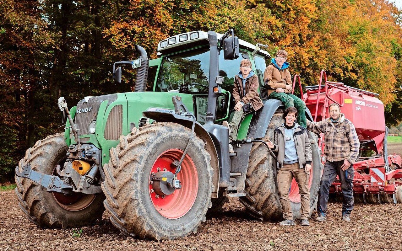 Mirjam und Matthias Balsiger mit ihren Buben Janis und Serin fühlen sich in ihrer neuen Heimat wohl. 