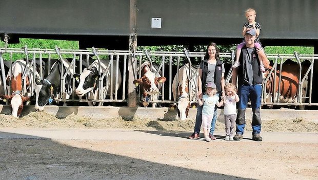 Abgesichert: Familie Ritter legt Wert darauf, dass die Altersvorsorge für beide Ehepartner geregelt ist.