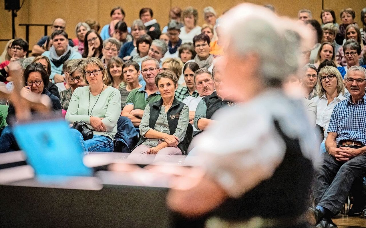 Ein Bild vom vergangenen Jahr: Der «Tag der Bäuerin» an der Olma mit seinen lebensnahen Kurzvorträgen und der Podiumsdiskussion zieht jedes Jahr viele Bäuerinnen und Landfrauen an.