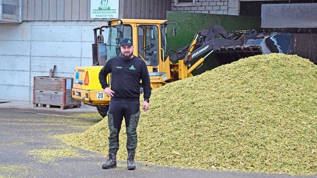 Der gelernte Landwirt Matthias Schild ist seit Januar 2024 Chef der Grastrocknungs-Genossenschaft Märstetten und Umgebung. An Zukunftsplänen fehlt es ihm nicht. 