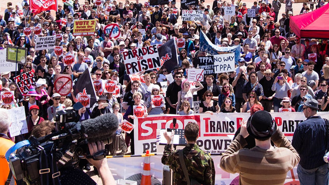 Protest gegen TTP in Neuseeland 2014: Jetzt wird das Abkommen unterzeichnet. (Bild Neil Ballantyne )