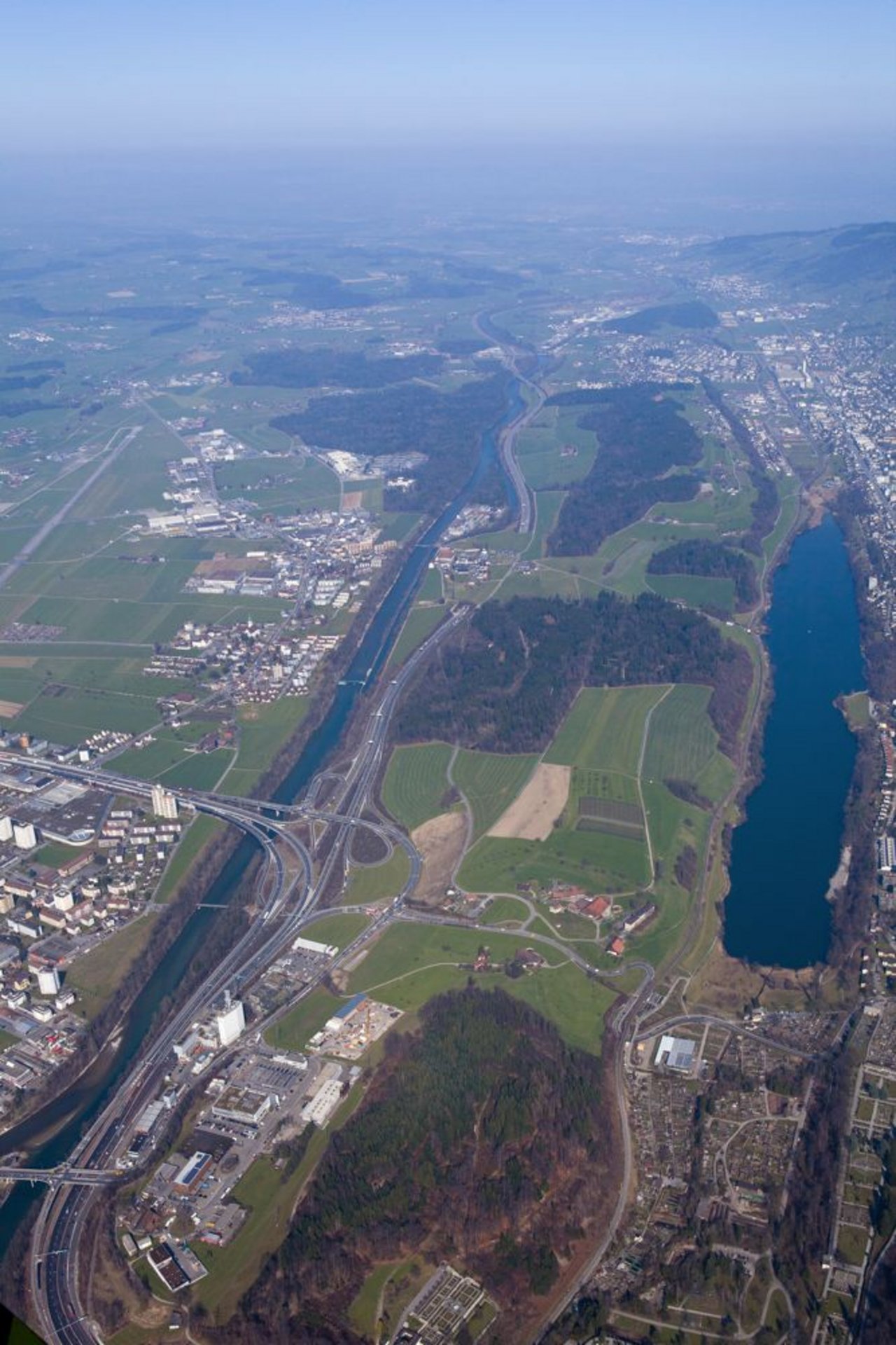 Luzerner Reusstal: Dank viel Bundesgeld für Revitalisierung sei ein kostengünstiger Hochwasserschutz möglich, so der Kanton. Das braucht aber viel Land. (Bild zVg)