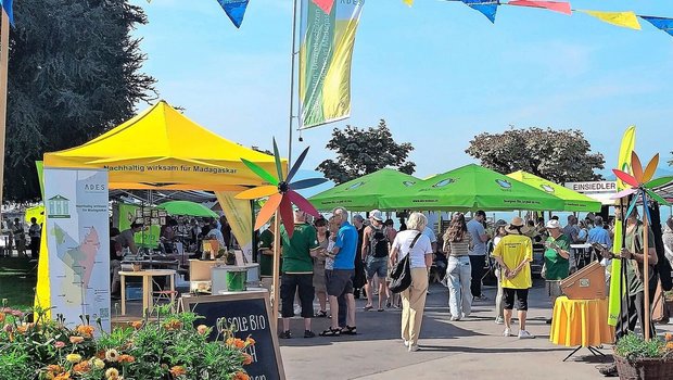 Erneut sehr farbig und vielfältig präsentierte sich «O sole bio» an der Zuger Seepromenade.