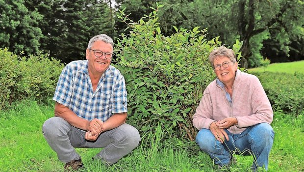 Christa und Oskar Felder haben jahrelange Erfahrung in der Direktvermarktung. Auf die Pflanzung ihrer Haskap-Beeren-Sträucher würden sie heute verzichten.